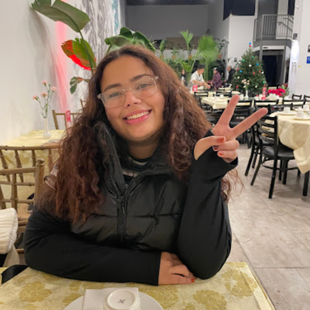 Meet your Posher, Alexis